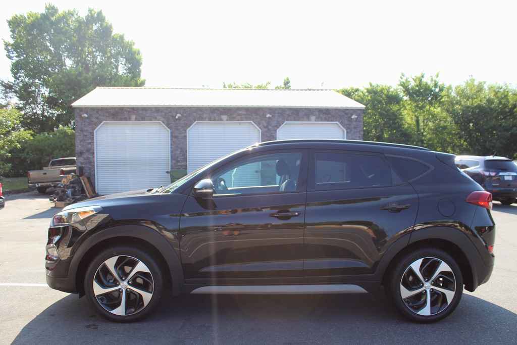 Used 2018 Hyundai Tucson Value AWD/4WD image 10