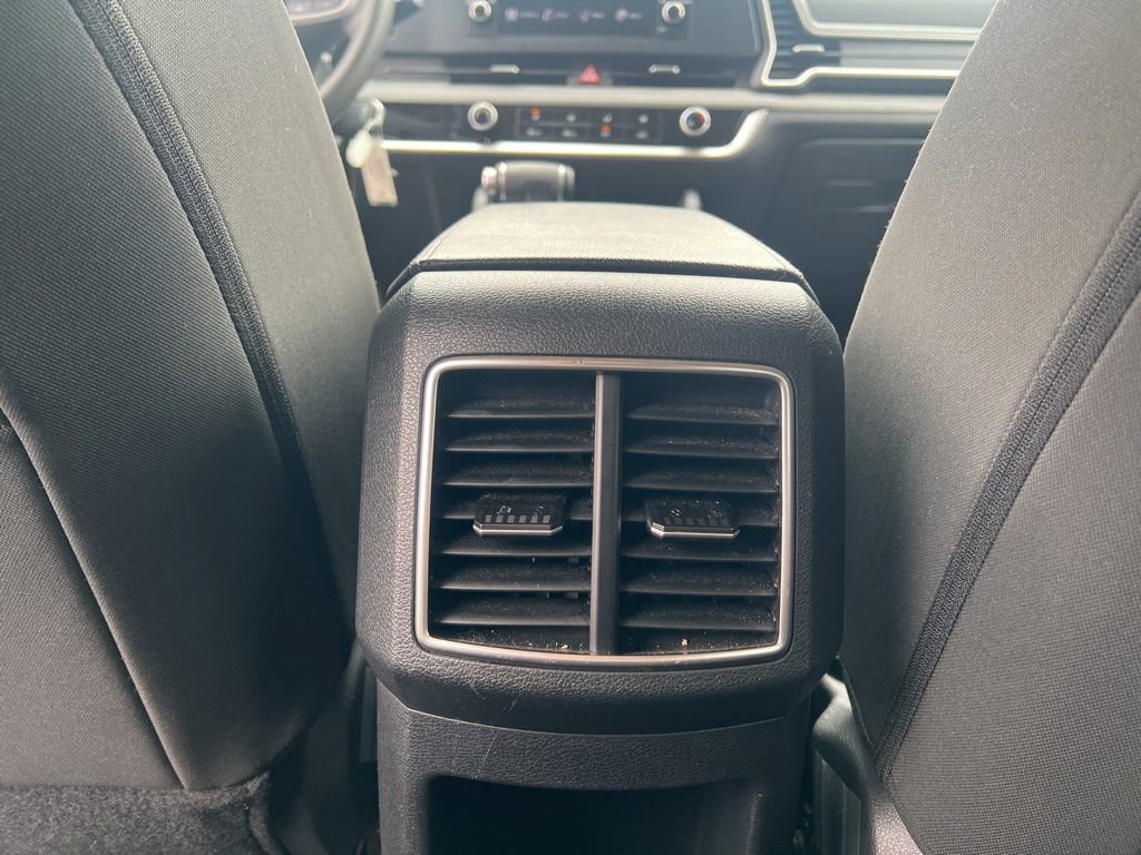 Used 2025 Kia Sportage LX image 30