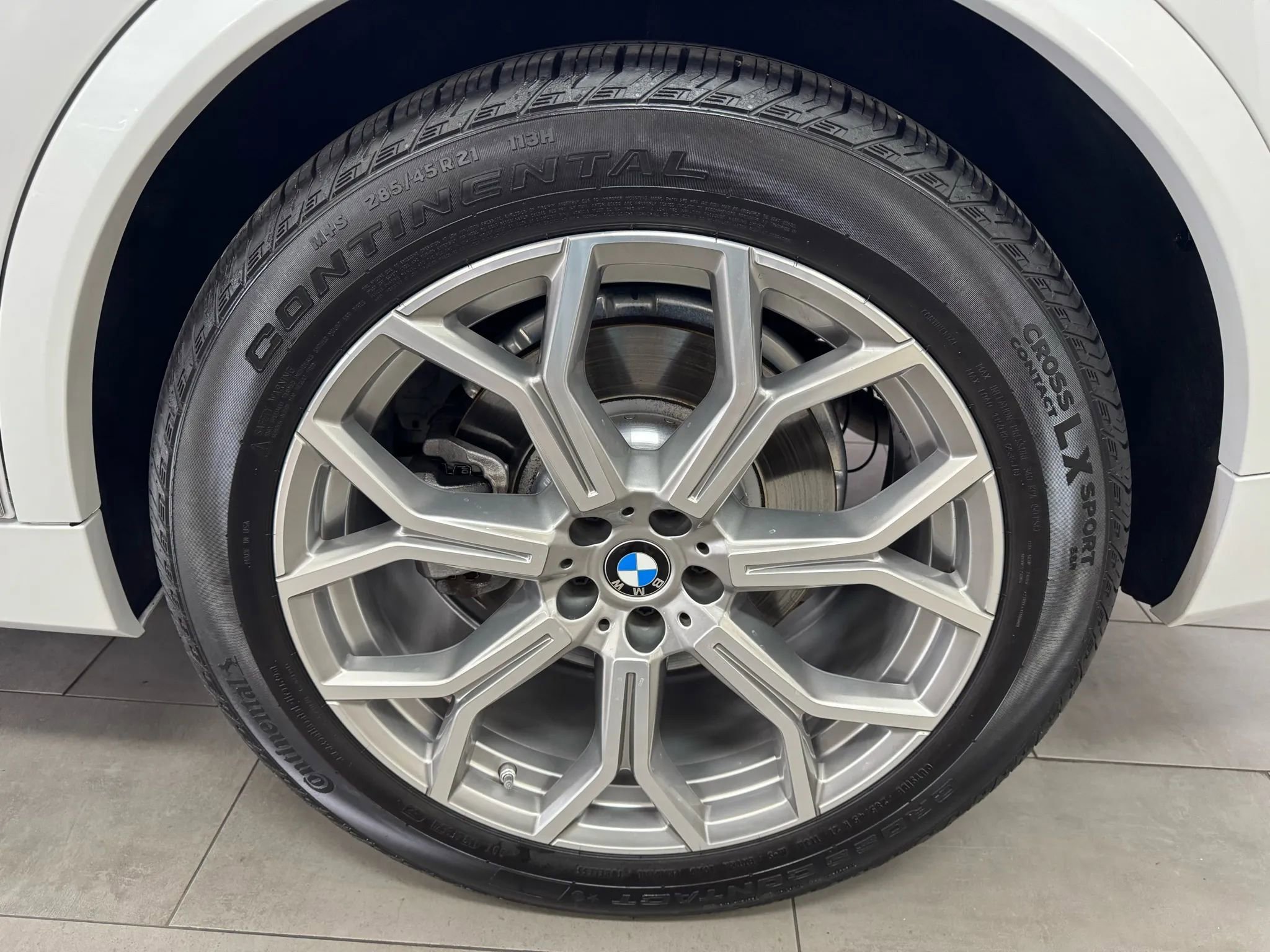 Used 2023 BMW X7 xDrive40i w/ Premium Package image 55