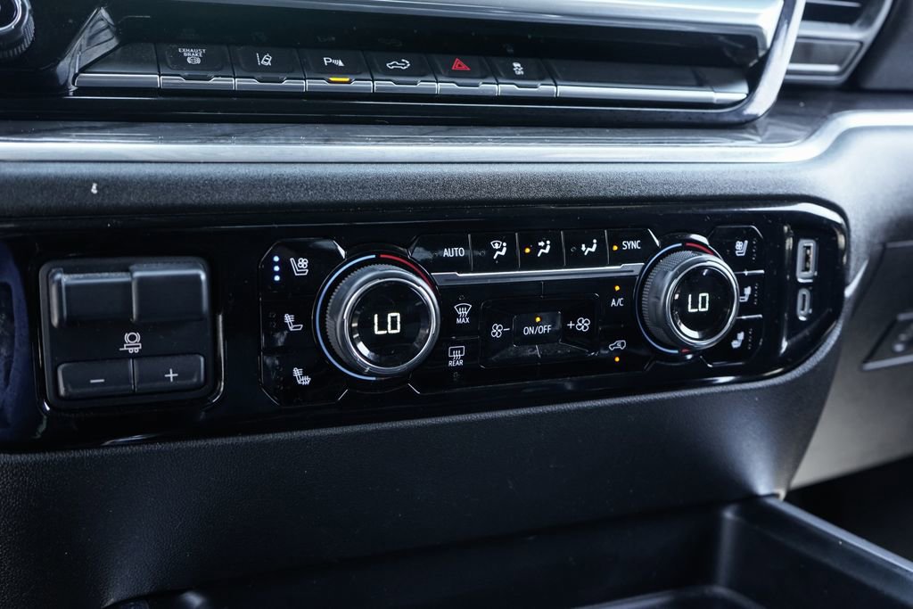 Used 2024 Chevrolet Silverado 3500 LTZ w/ LTZ Convenience Package AWD/4WD image 33