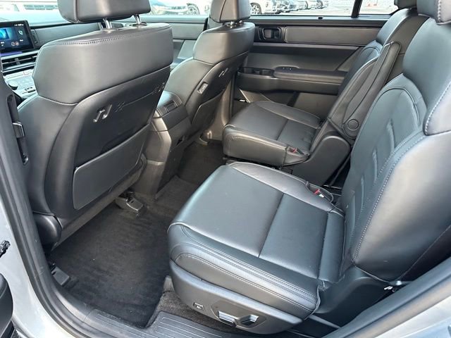 Used 2025 Hyundai Santa Fe Calligraphy w/ Tow & Go Package image 19