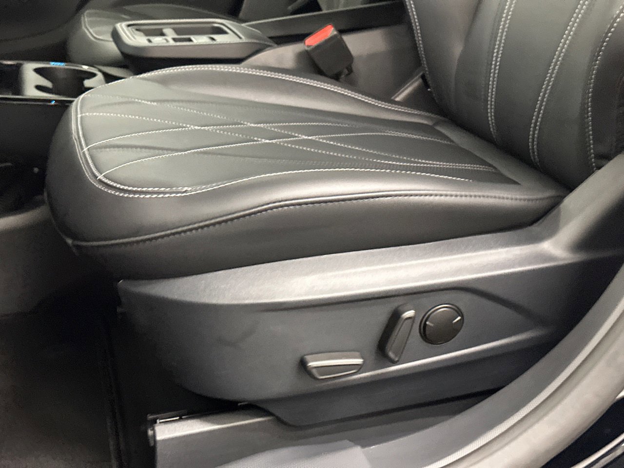 New 2025 Ford Mustang Mach-E Select w/ Comfort Package Lite image 17