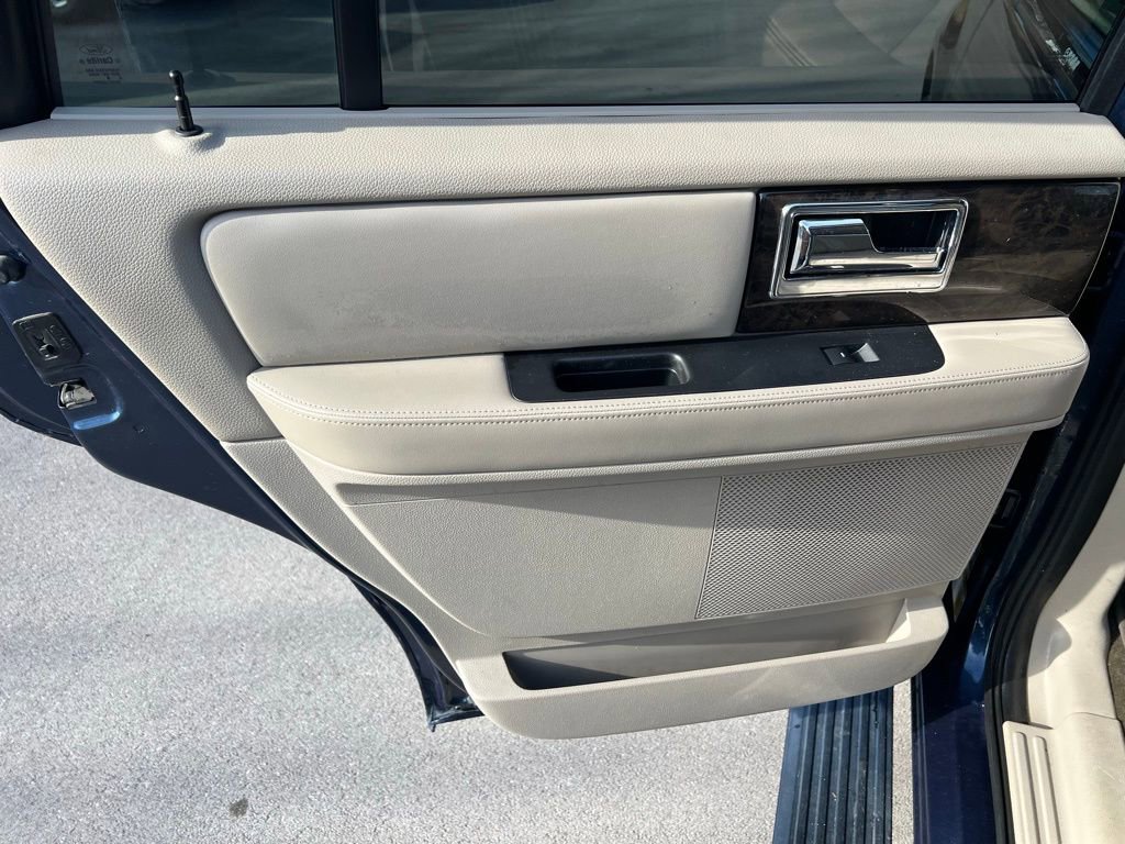 Used 2015 Lincoln Navigator 4WD image 19