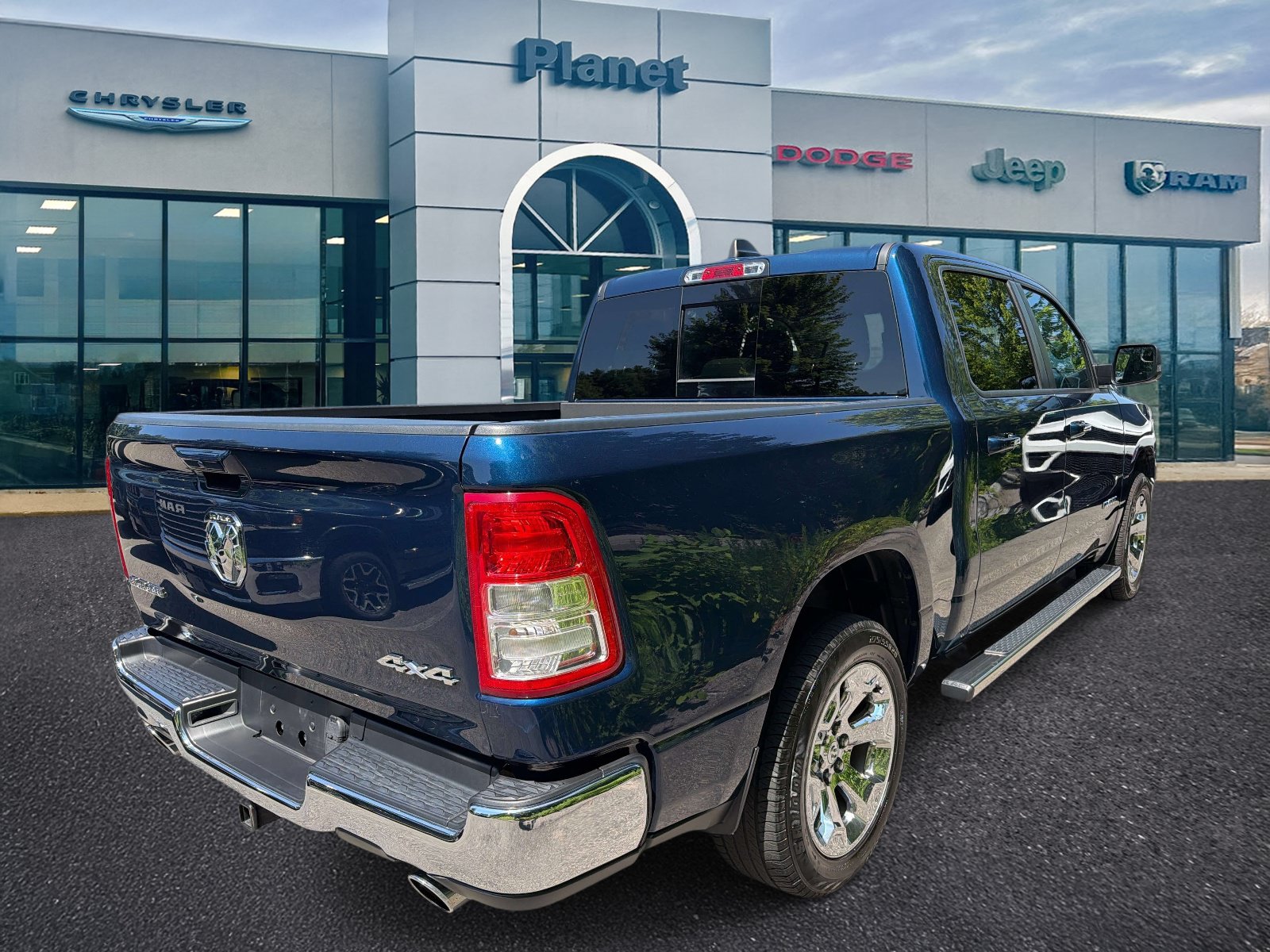 Used 2022 RAM 1500 Big Horn AWD/4WD image 2