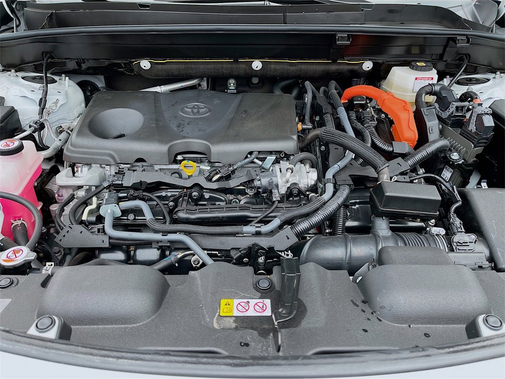 Used 2024 Toyota Venza XLE image 27