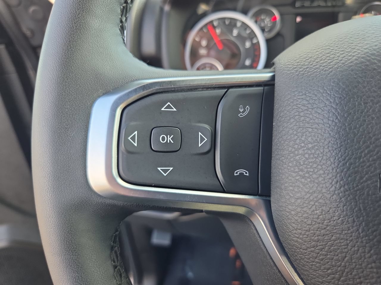 Used 2025 RAM 2500 Big Horn AWD/4WD image 32