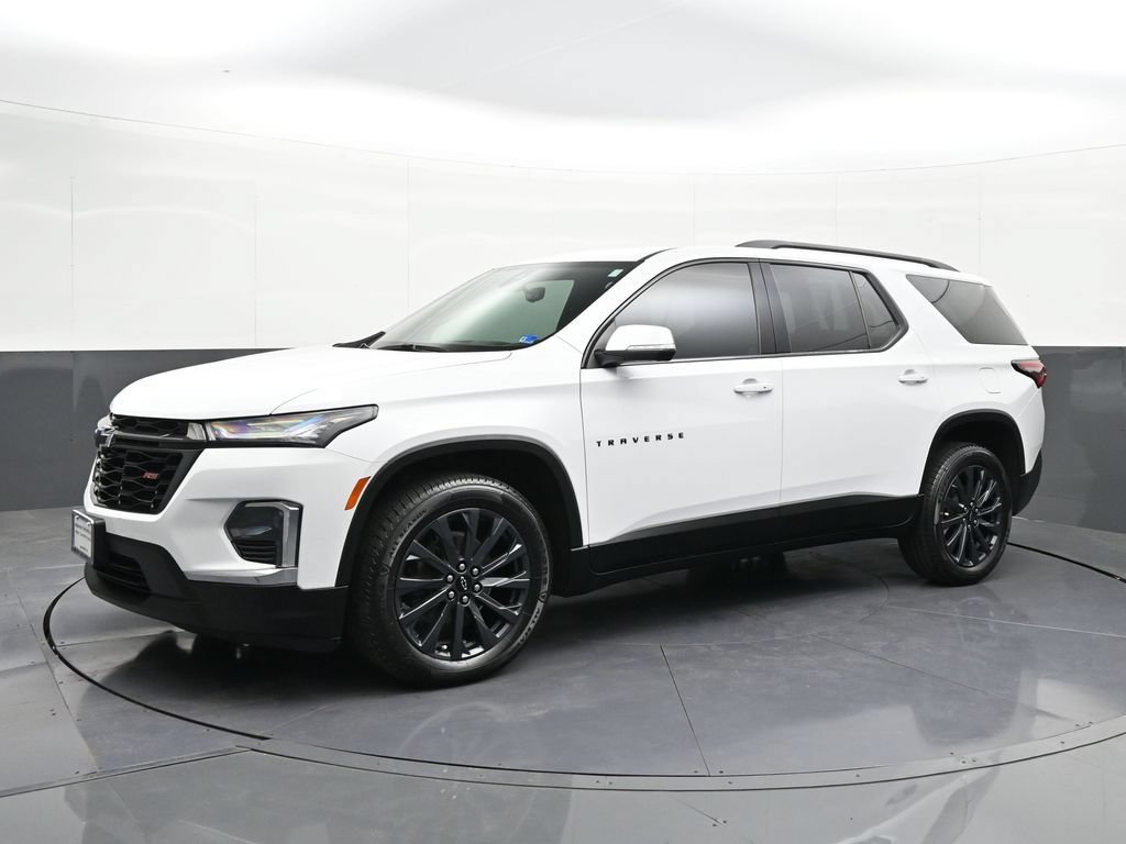 Used 2022 Chevrolet Traverse RS FWD image 1