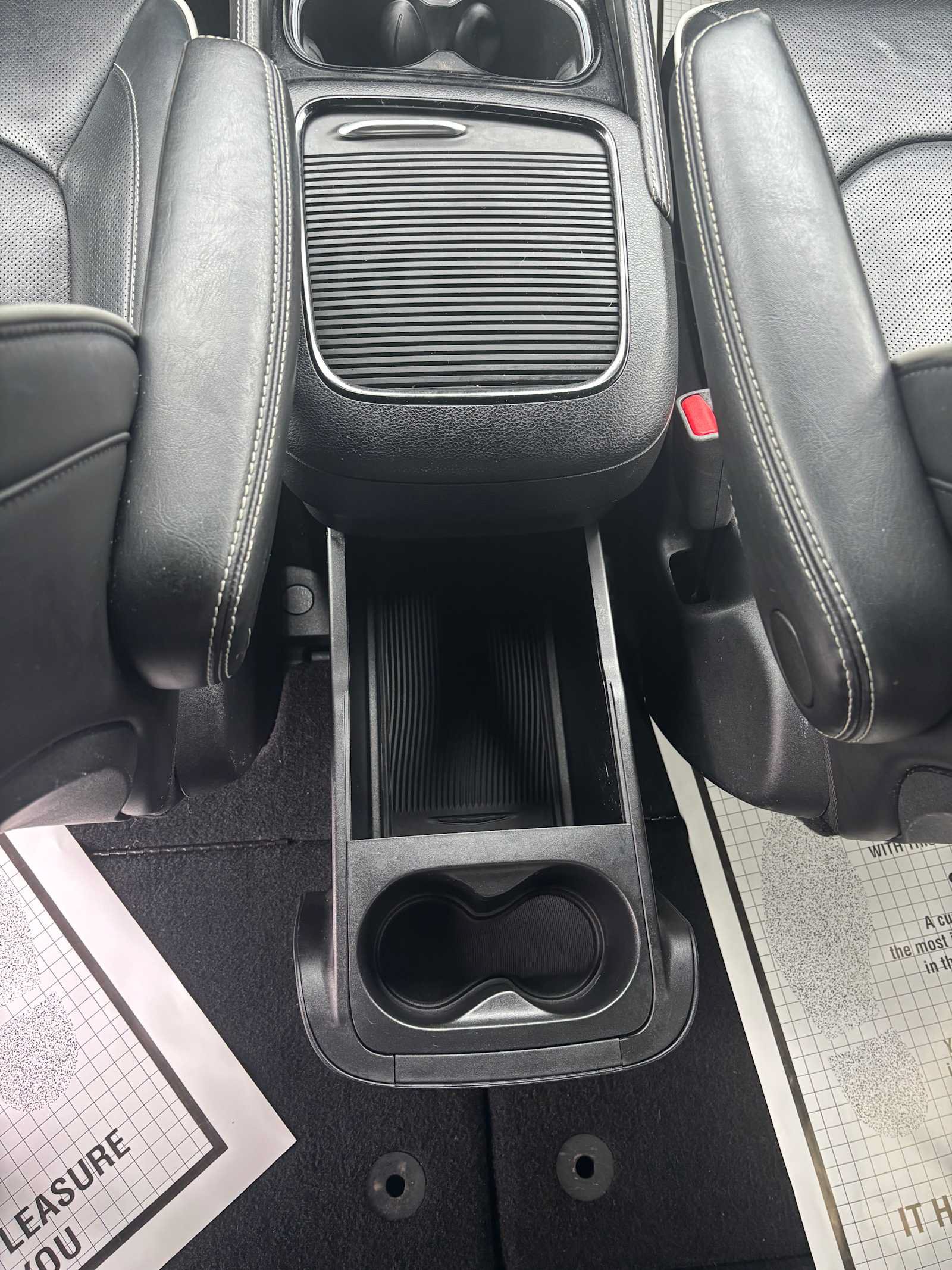 Used 2025 Chrysler Pacifica Limited FWD image 16