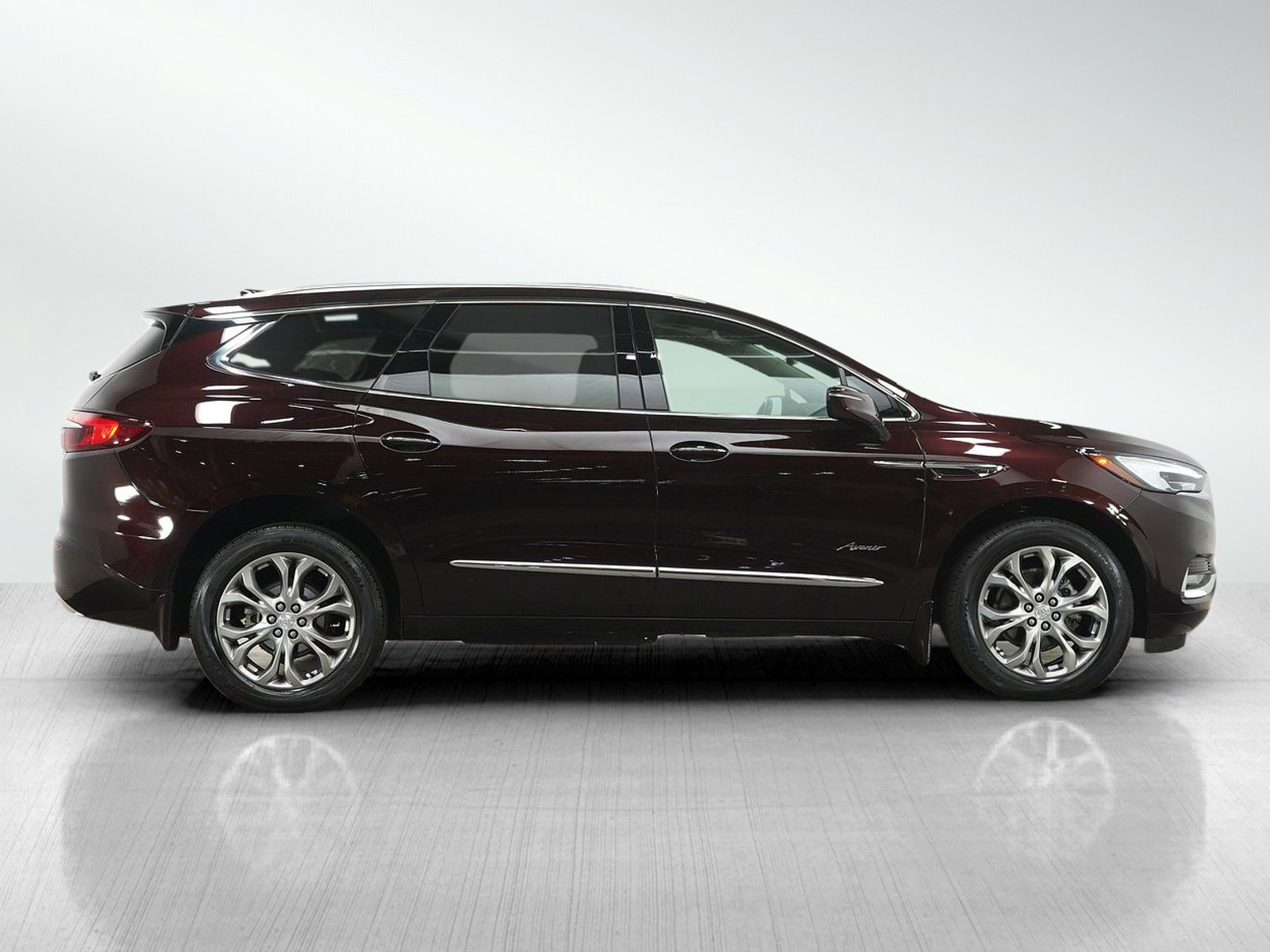 Used 2021 Buick Enclave Avenir w/ Avenir Technology Package AWD/4WD image 6