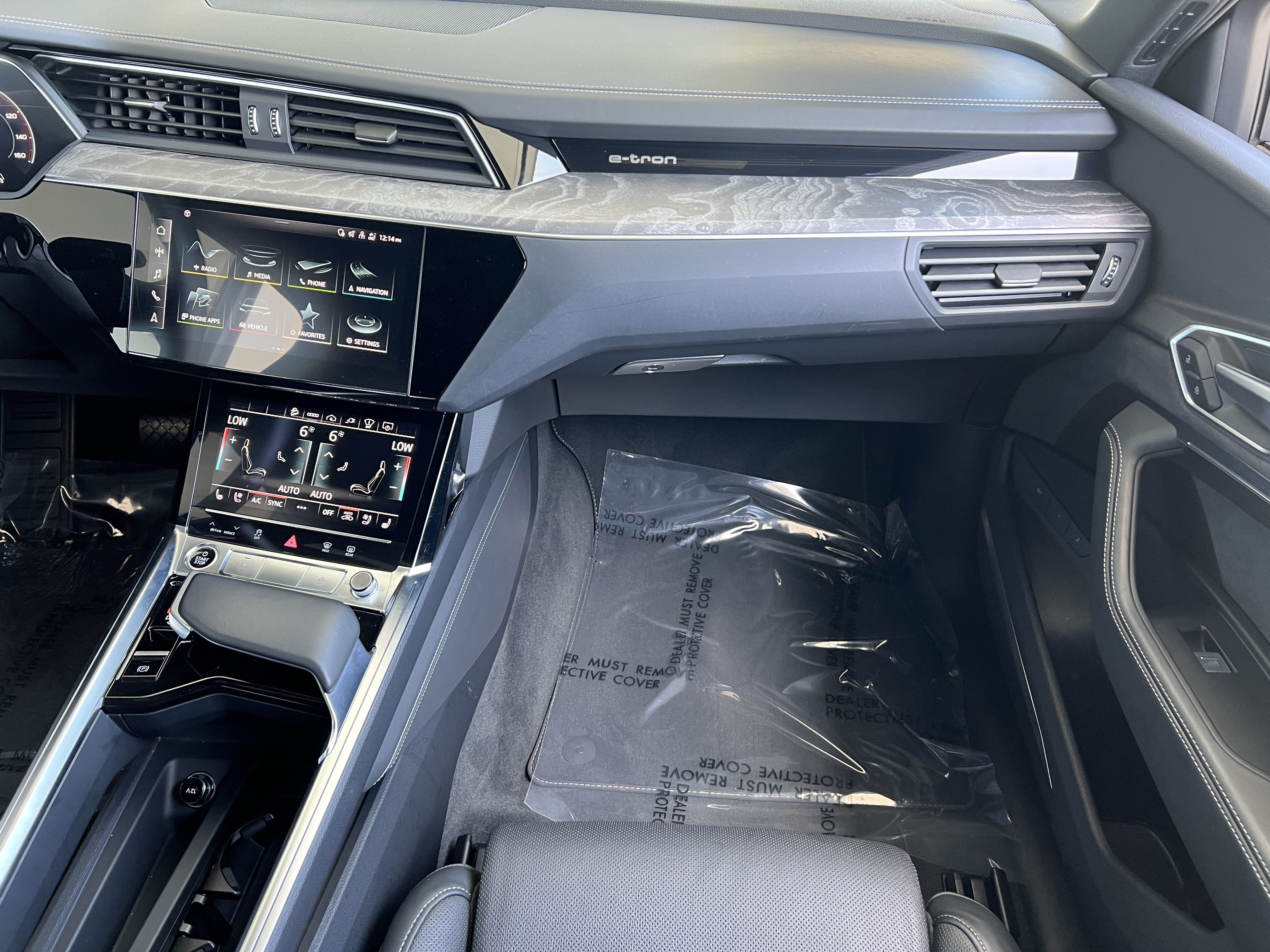 Used 2022 Audi e-tron Chronos AWD/4WD image 35