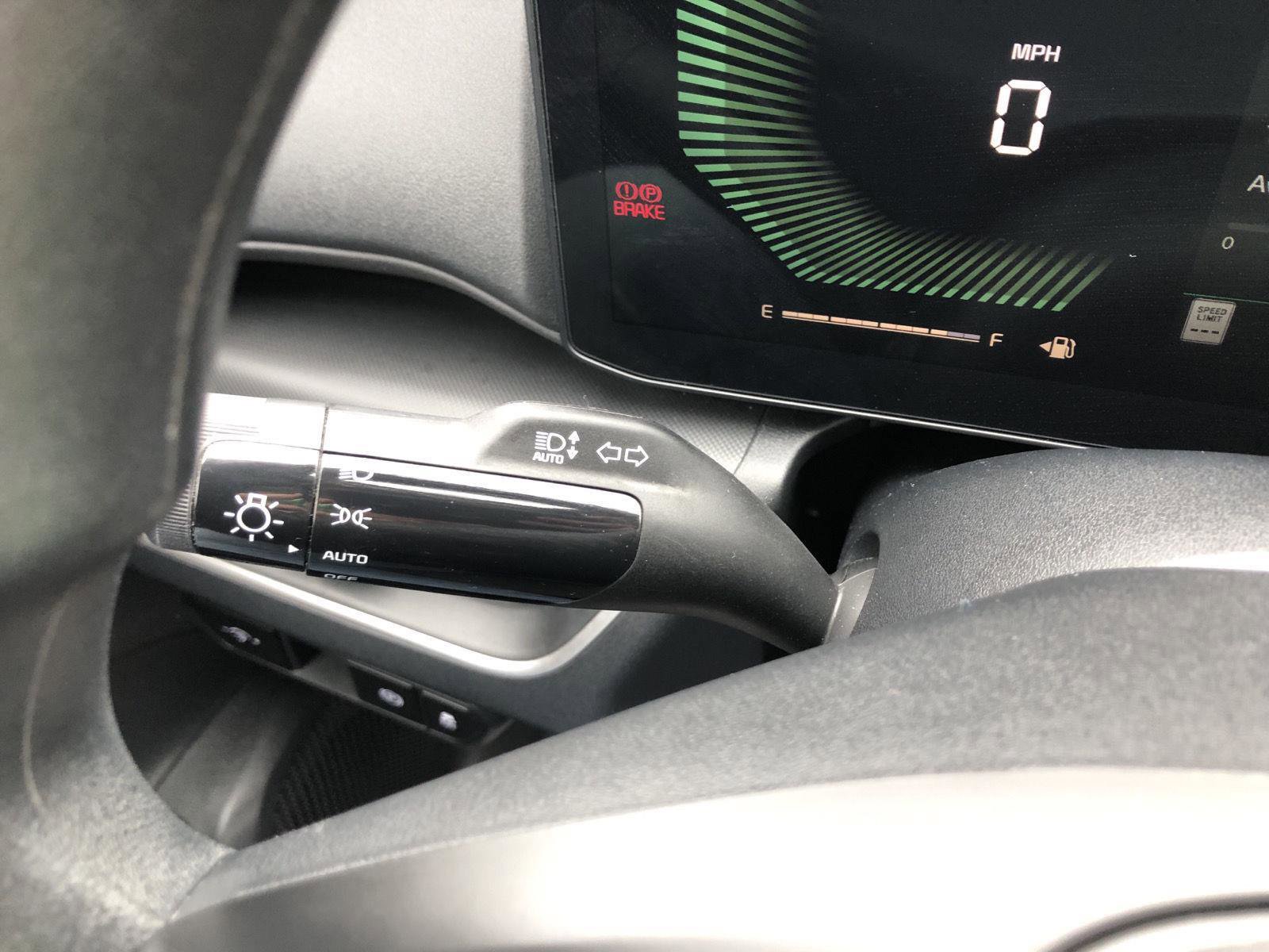 Used 2025 Kia K4 LXS image 24