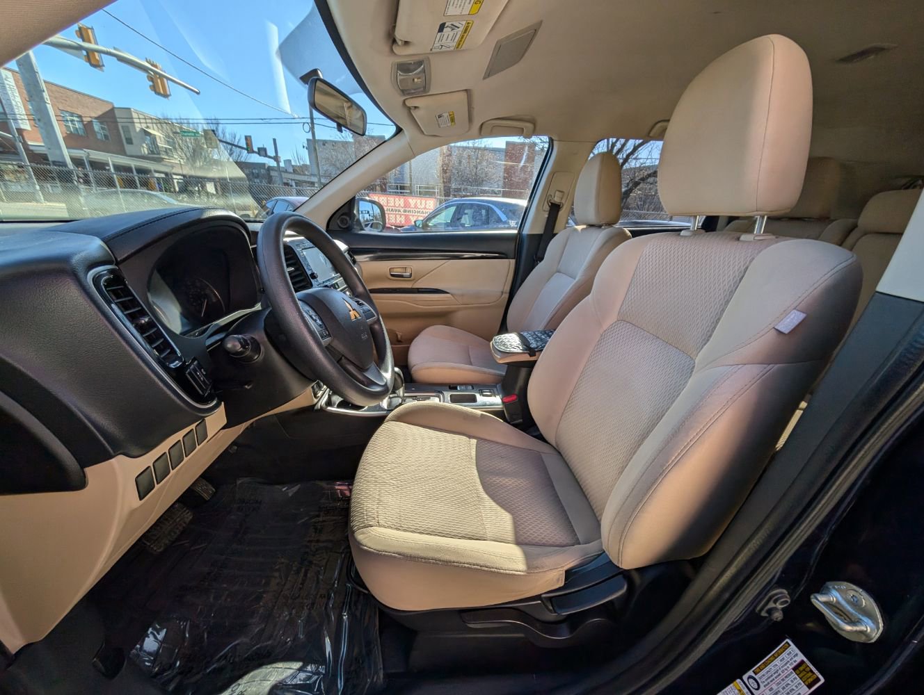 Used 2019 Mitsubishi Outlander ES image 15
