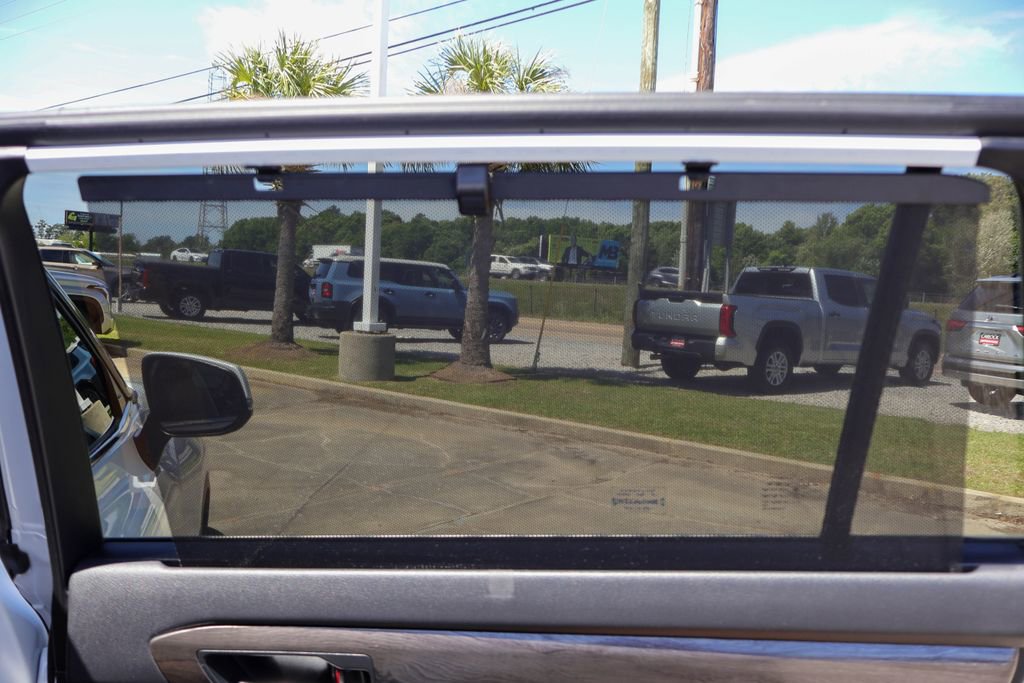 Used 2024 Toyota Highlander Platinum FWD image 25