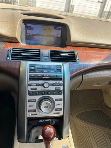 Used 2005 Acura RL AWD/4WD image 9