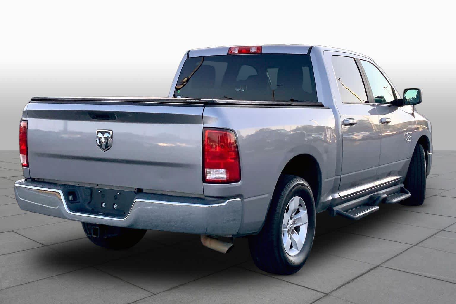 Used 2021 RAM 1500 Classic SLT RWD image 12