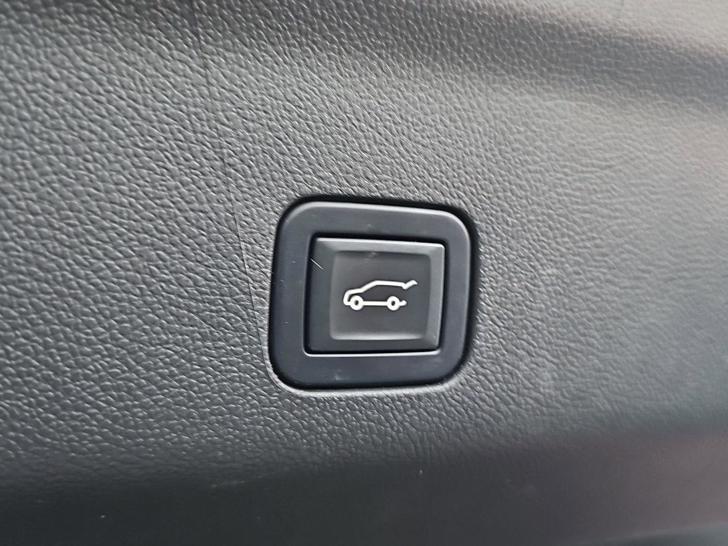 Used 2022 GMC Yukon Denali image 35