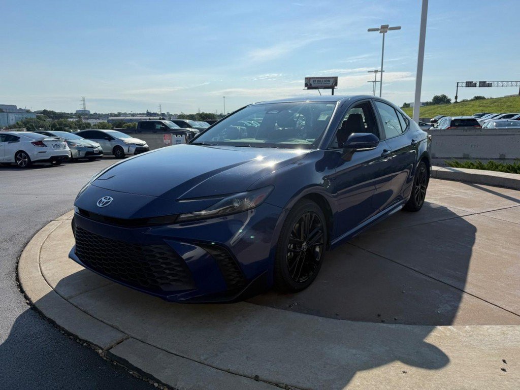 Certified 2025 Toyota Camry SE FWD image 10