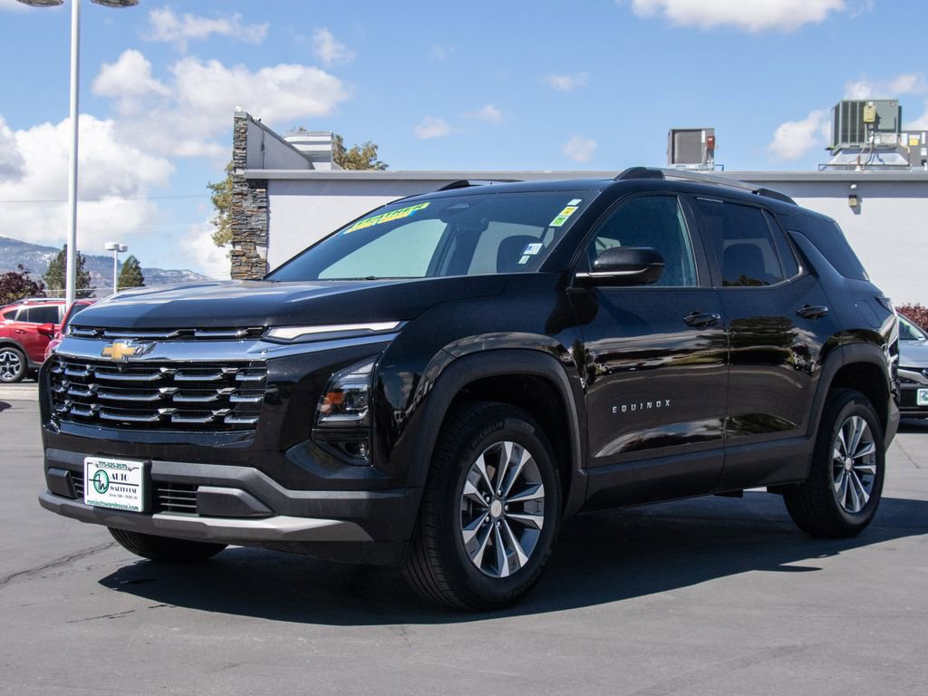 Used 2025 Chevrolet Equinox LT w/ Convenience Package II image 3