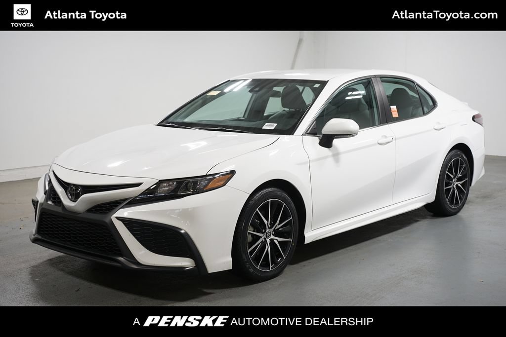 Used 2023 Toyota Camry SE FWD image 1