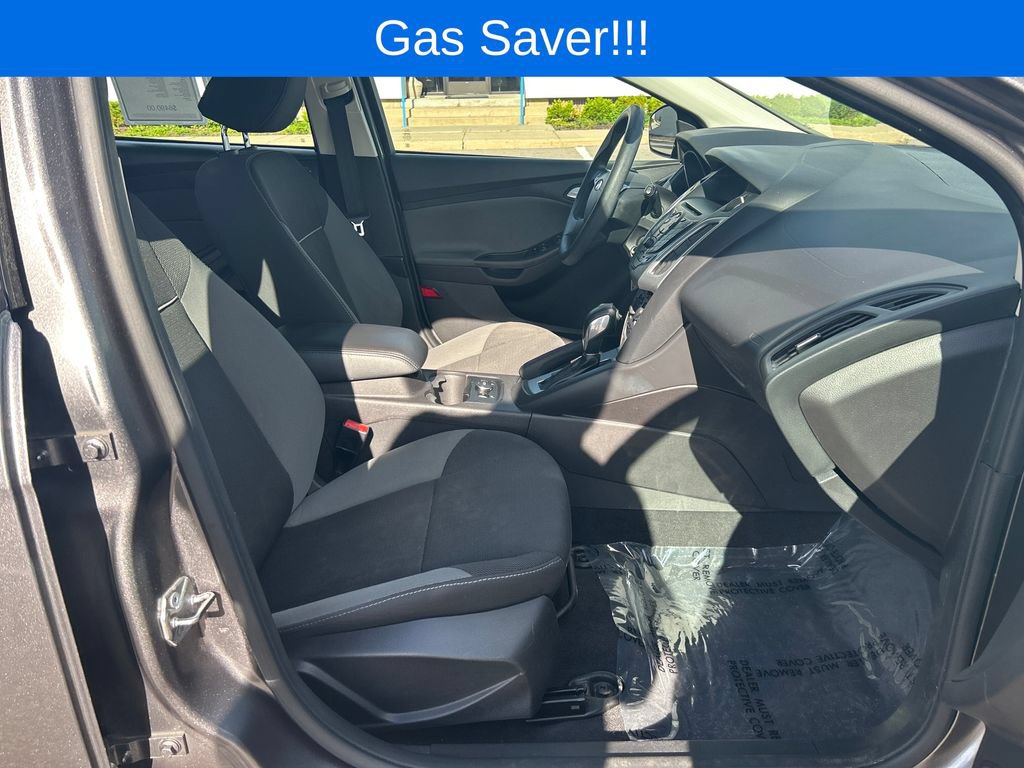 Used 2014 Ford Focus SE w/ SE Winter Package FWD image 10