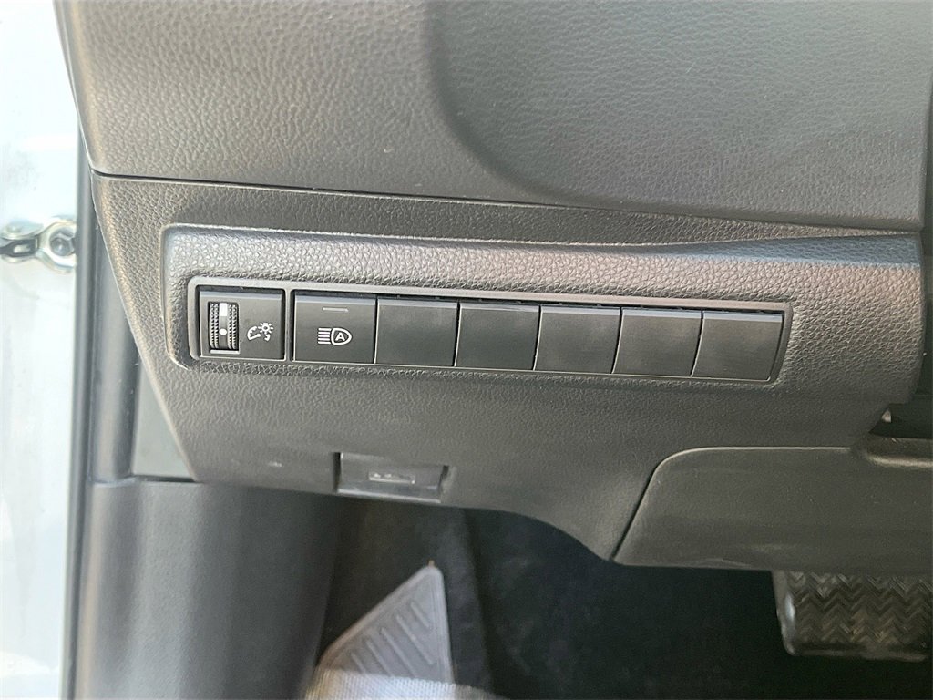 Used 2024 Toyota Corolla SE image 10