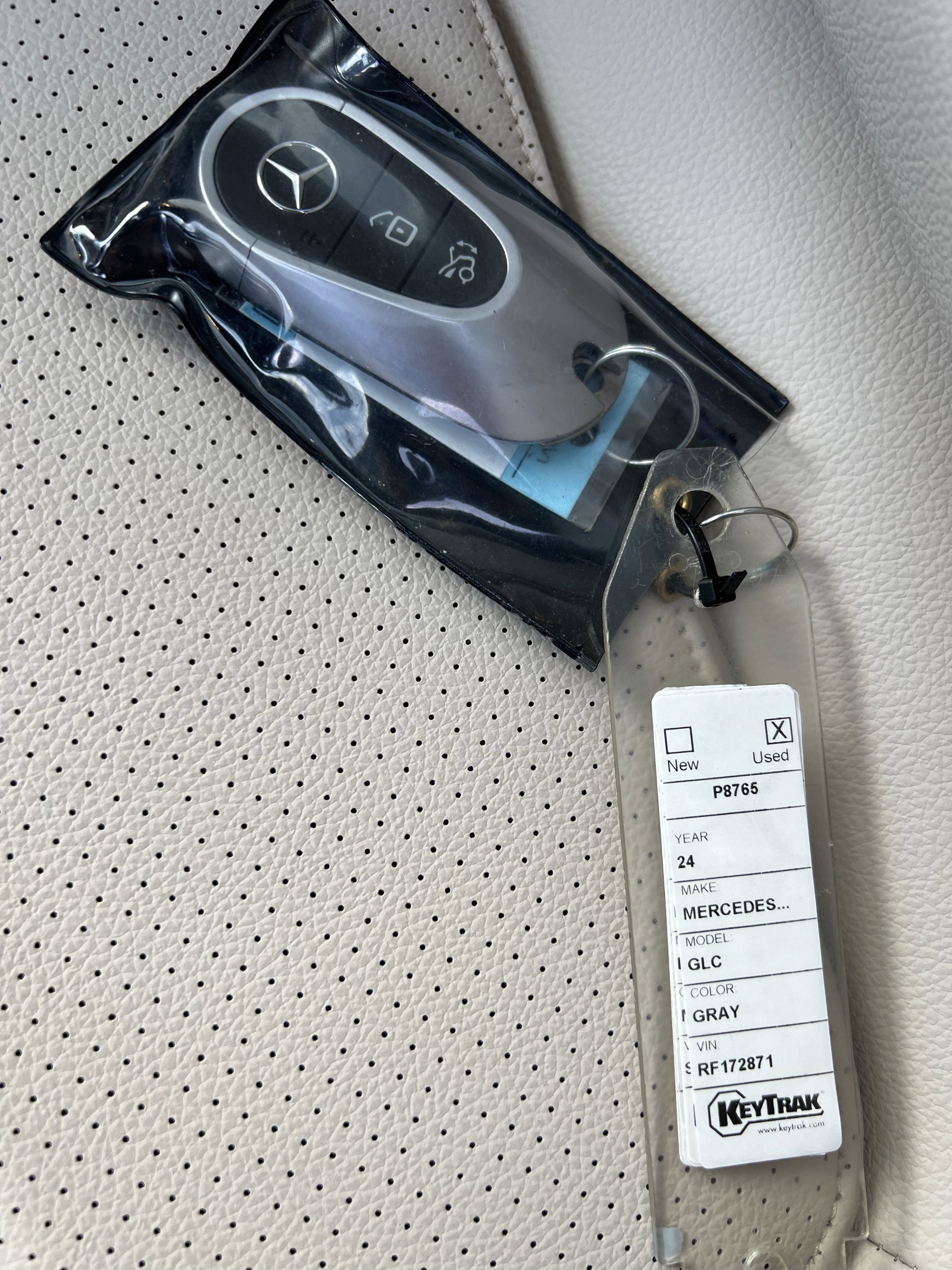 Used 2024 Mercedes-Benz GLC 300 4MATIC image 38