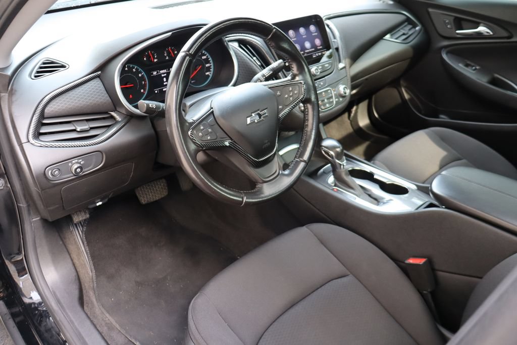Used 2021 Chevrolet Malibu LT w/ Midnight Edition FWD image 5