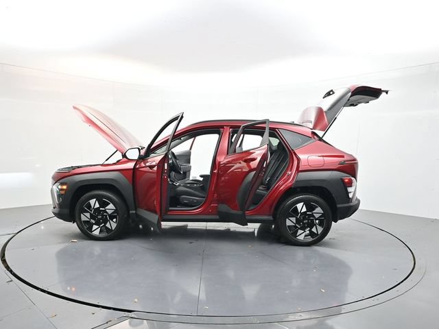 Used 2025 Hyundai Kona SEL AWD/4WD image 46