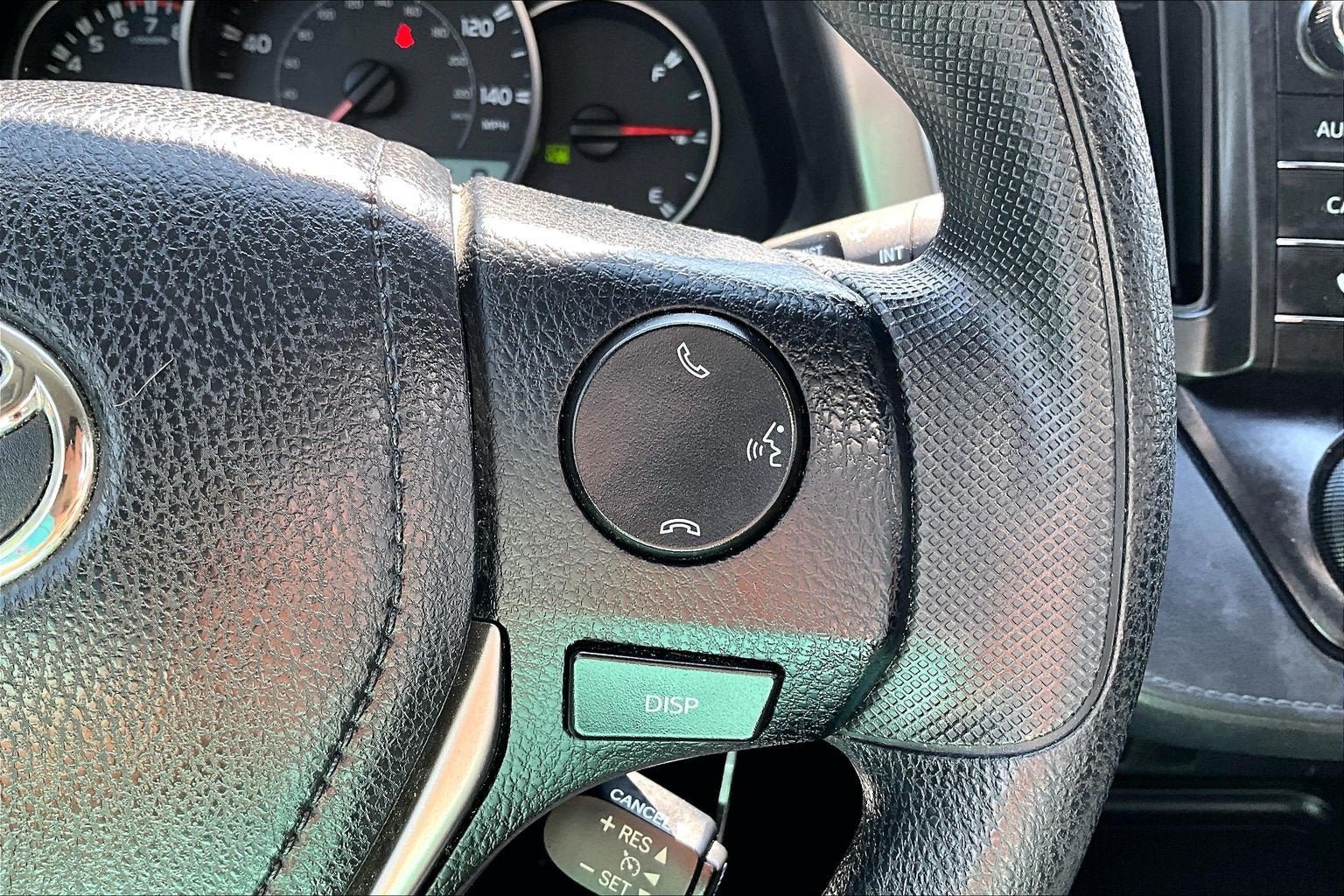 Used 2016 Toyota RAV4 LE AWD/4WD image 18