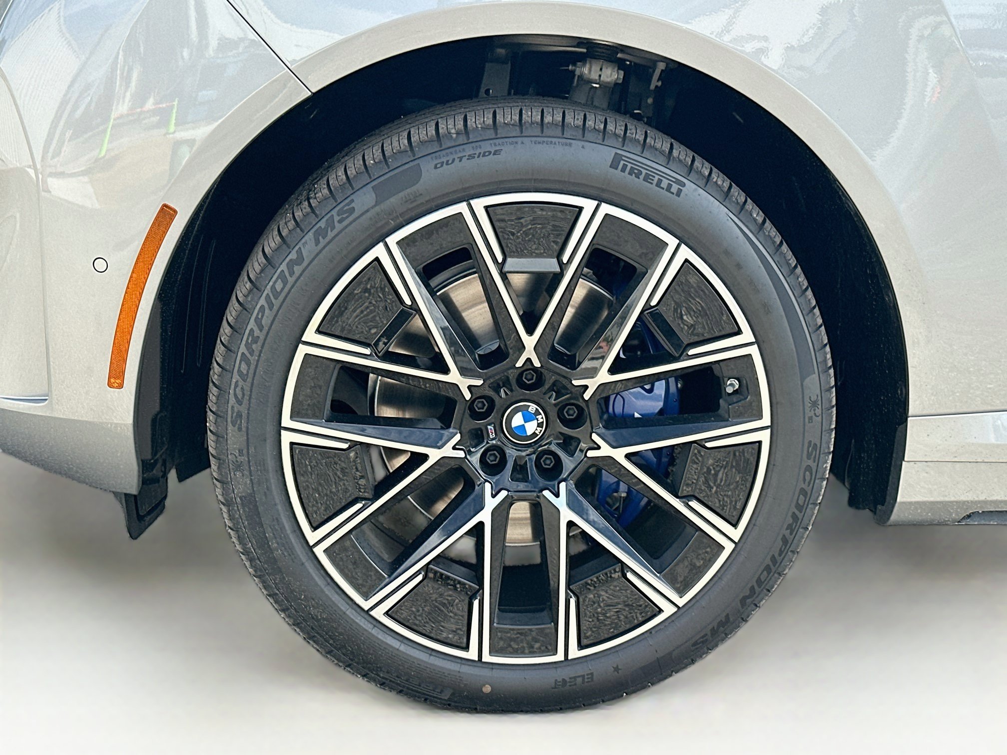 New 2027 BMW X5 xDrive50e w/ M Sport Professional Package AWD/4WD image 24