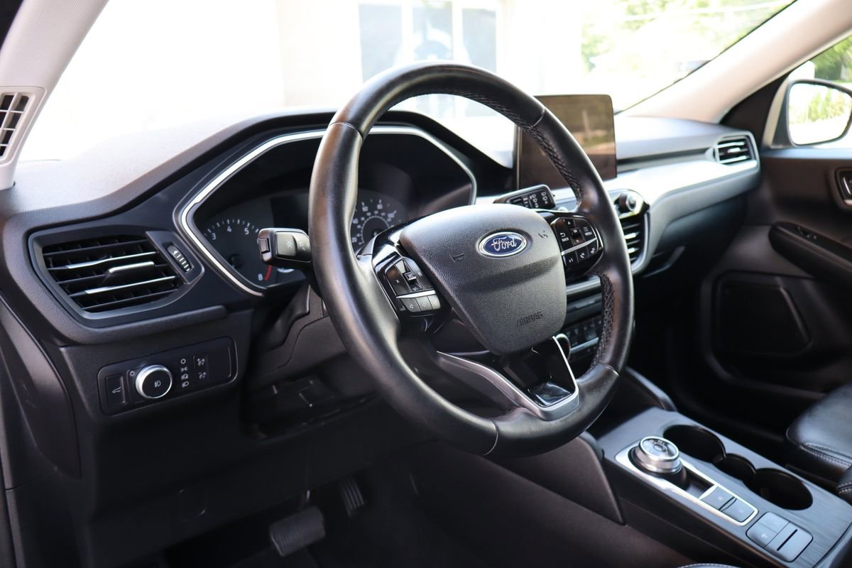Used 2022 Ford Escape SEL image 15