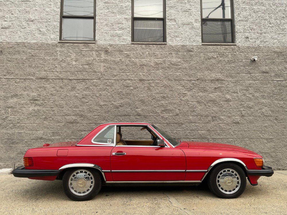 Used 1988 Mercedes-Benz 560 SL image 3