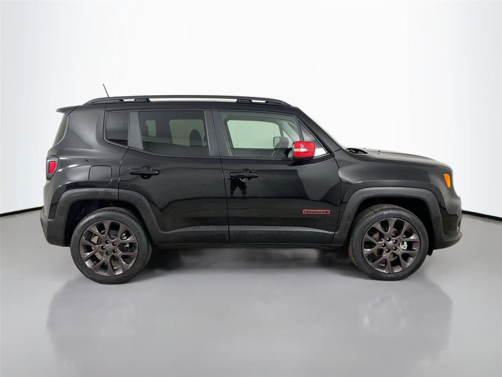 Used 2023 Jeep Renegade Latitude AWD/4WD image 16