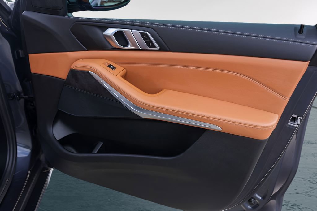 Used 2022 BMW X5 sDrive40i w/ Executive Package image 32