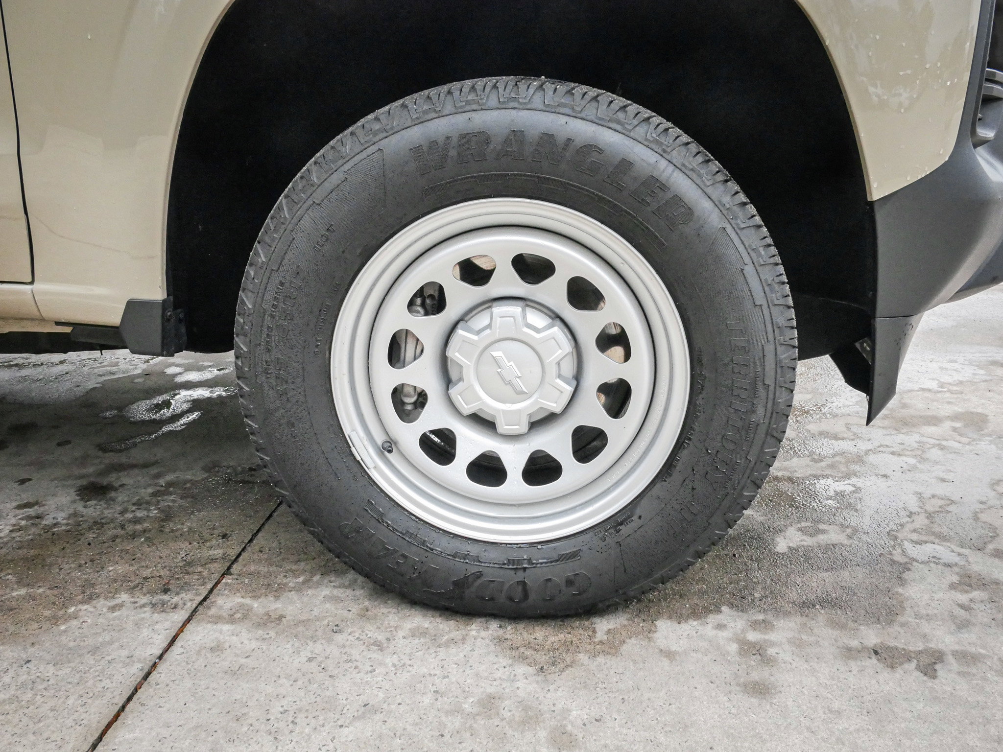 Used 2024 Chevrolet Colorado W/T RWD image 13