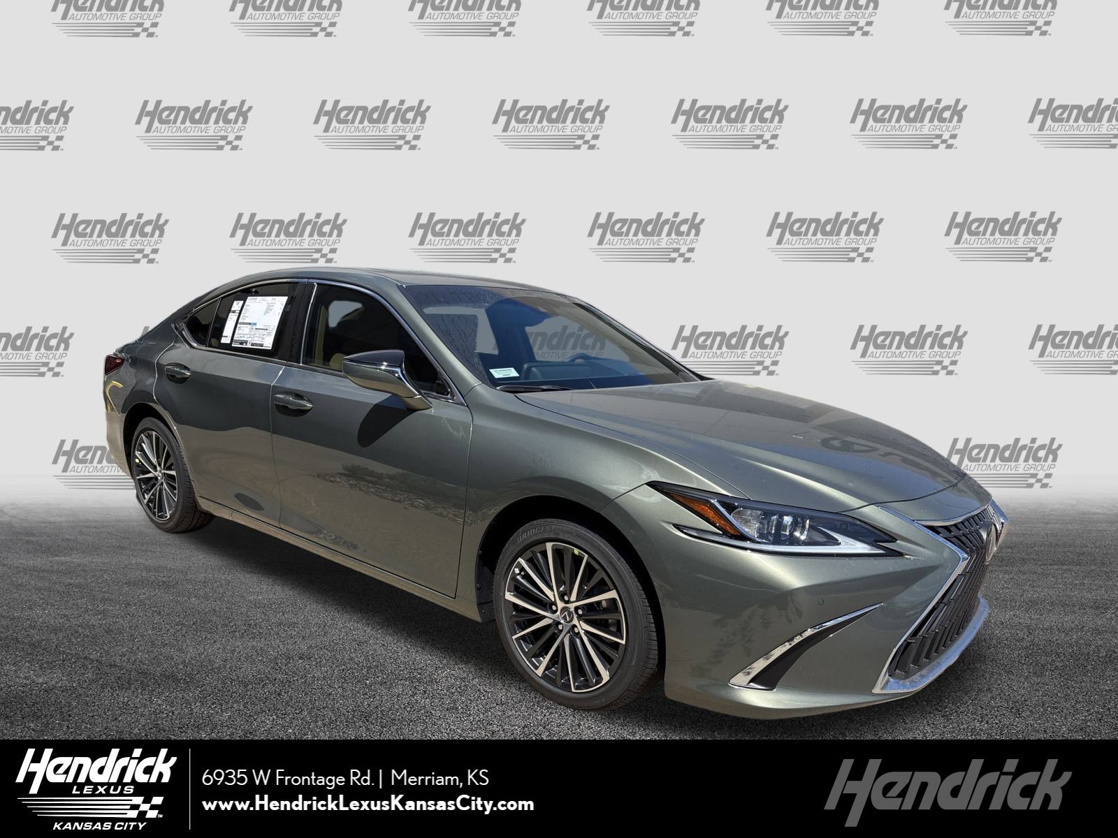 New 2025 Lexus ES 350 w/ Premium Package