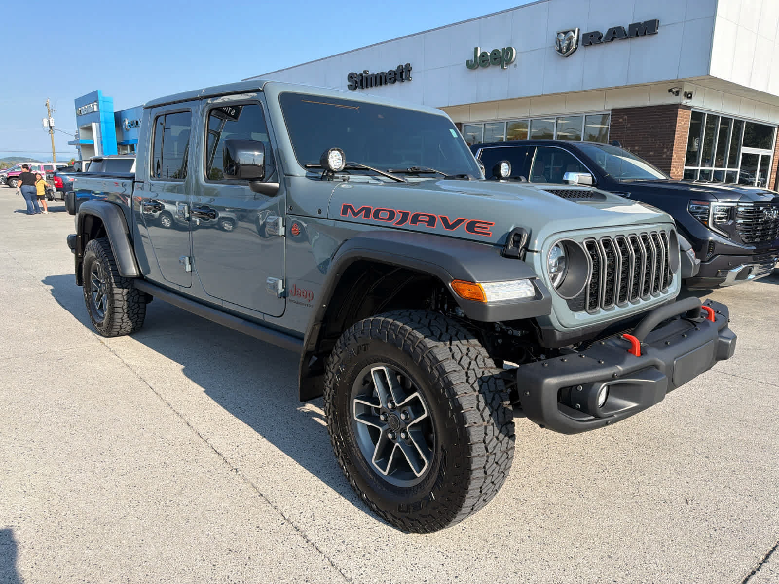 Used 2025 Jeep Gladiator Mojave w/ Steel Bumper Group AWD/4WD image 1