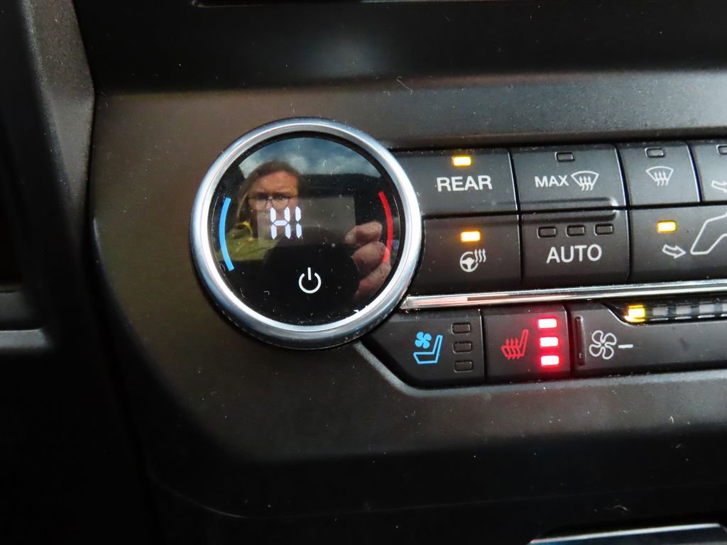 Used 2018 Ford Expedition Limited image 31