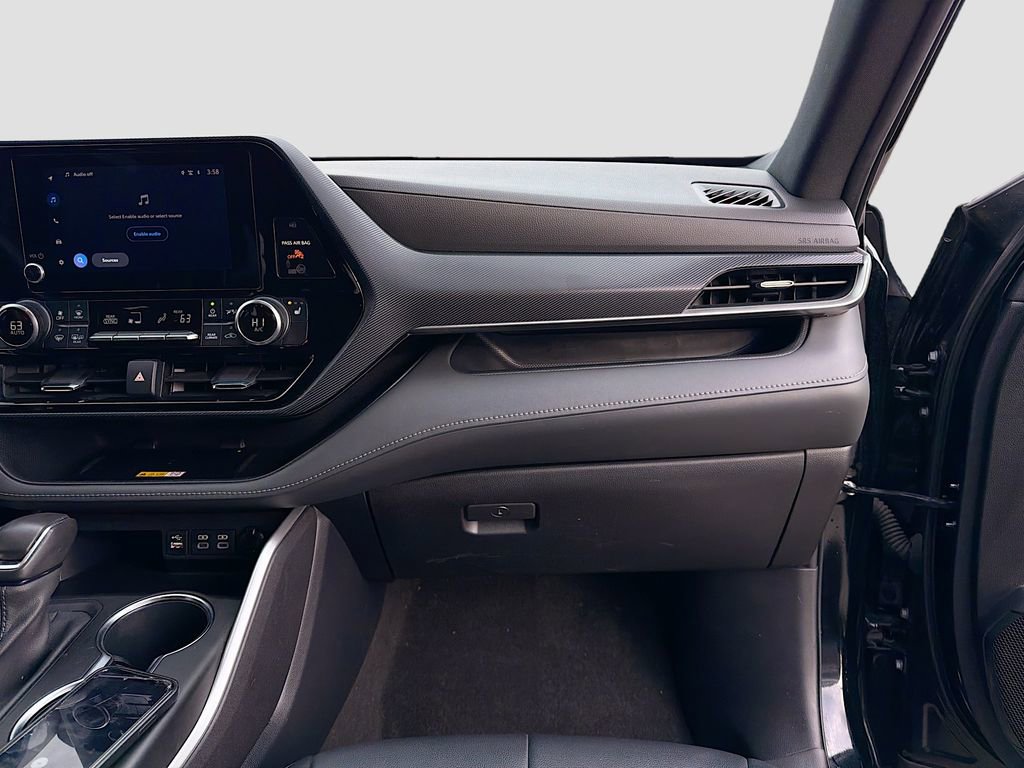 Used 2023 Toyota Highlander XSE image 21
