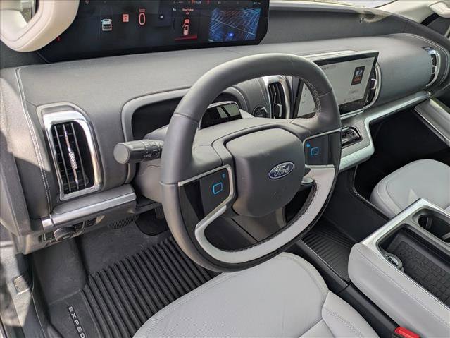 Used 2025 Ford Expedition Max Platinum w/ Driver's Package image 9