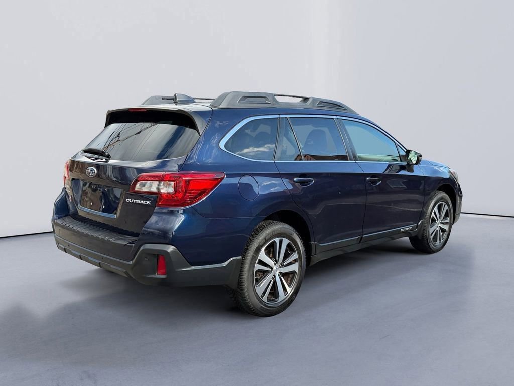 Used 2018 Subaru Outback 2.5i Limited image 3