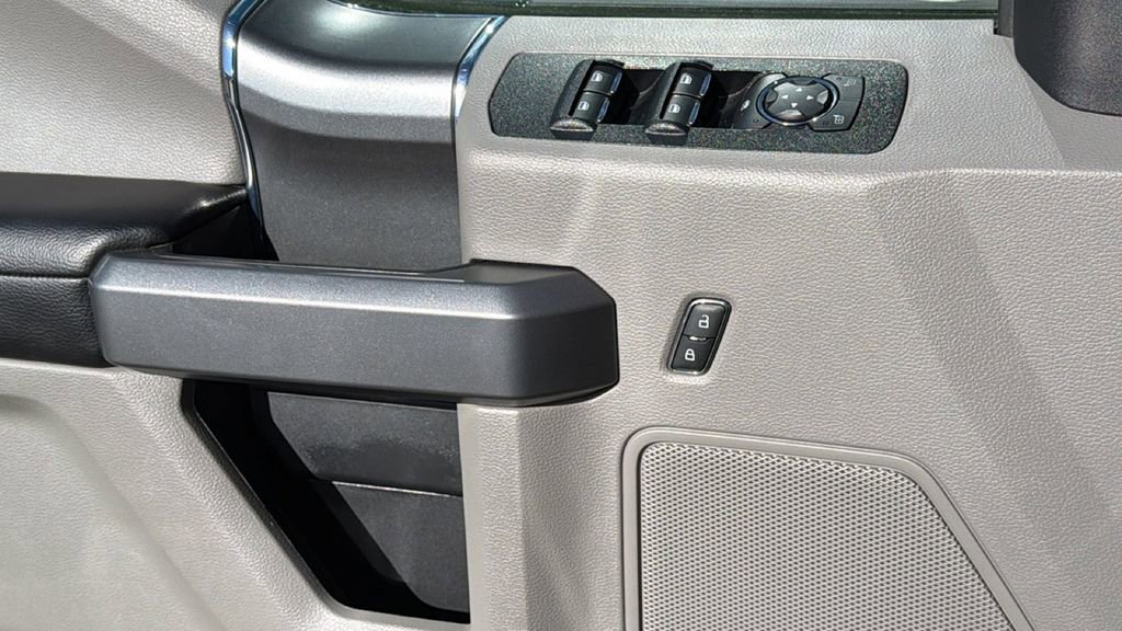 Used 2018 Ford F150 XLT w/ Equipment Group 302A Luxury image 22