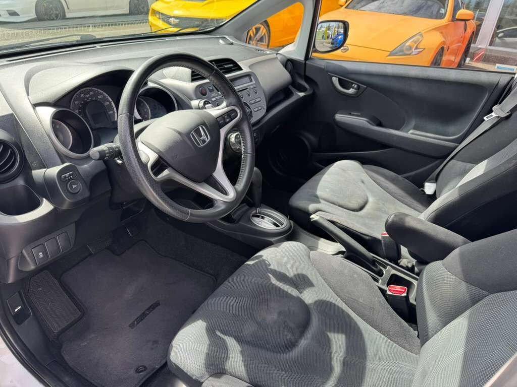 Used 2011 Honda Fit Sport image 17