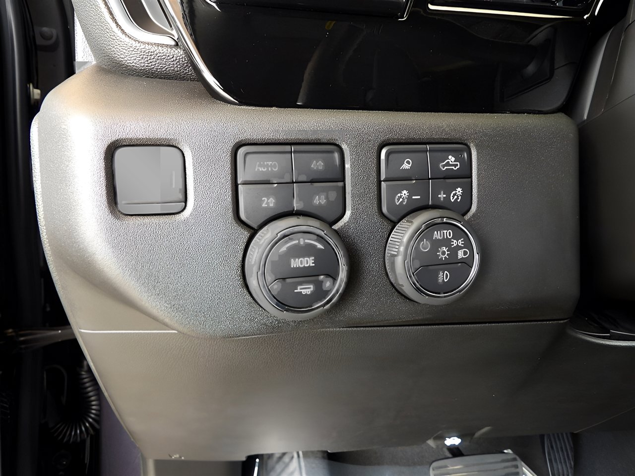 Used 2022 Chevrolet Silverado 1500 LTZ image 24