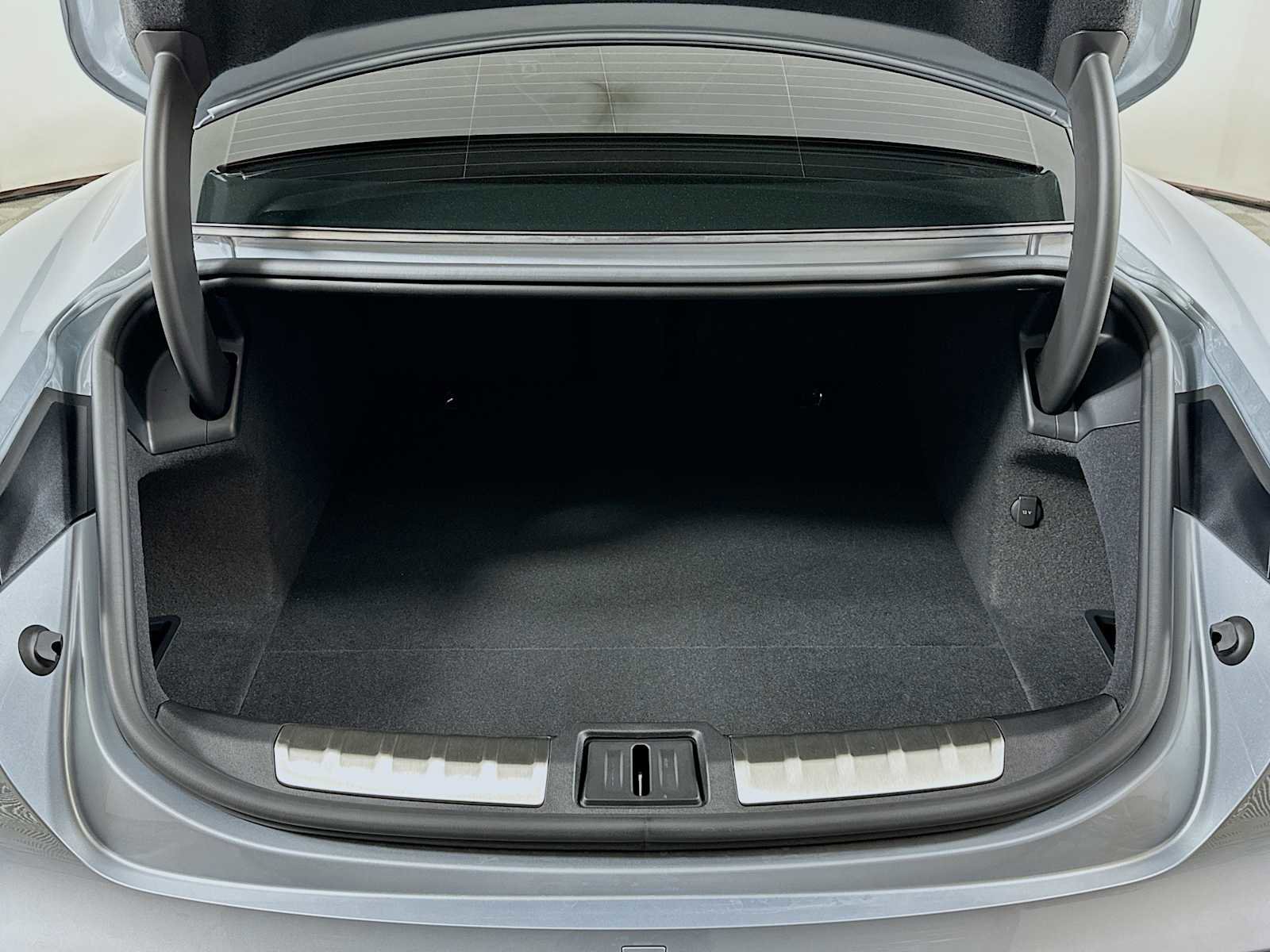 New 2025 Porsche Taycan image 28