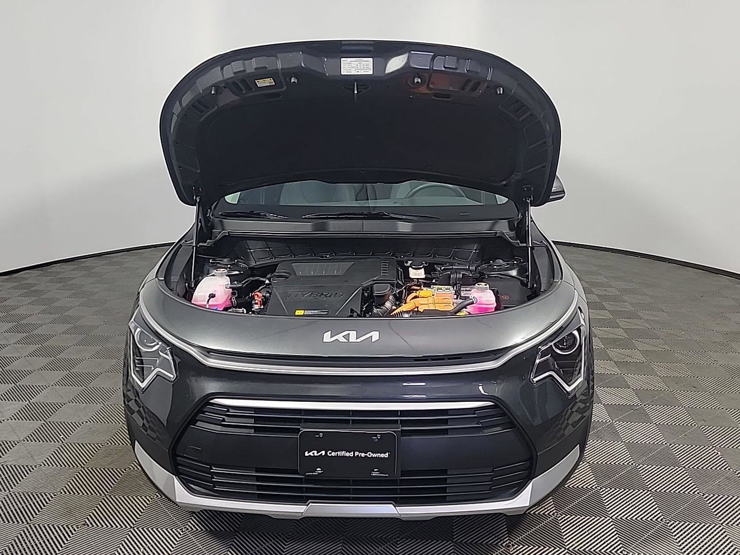 Used 2025 Kia Niro LX image 14