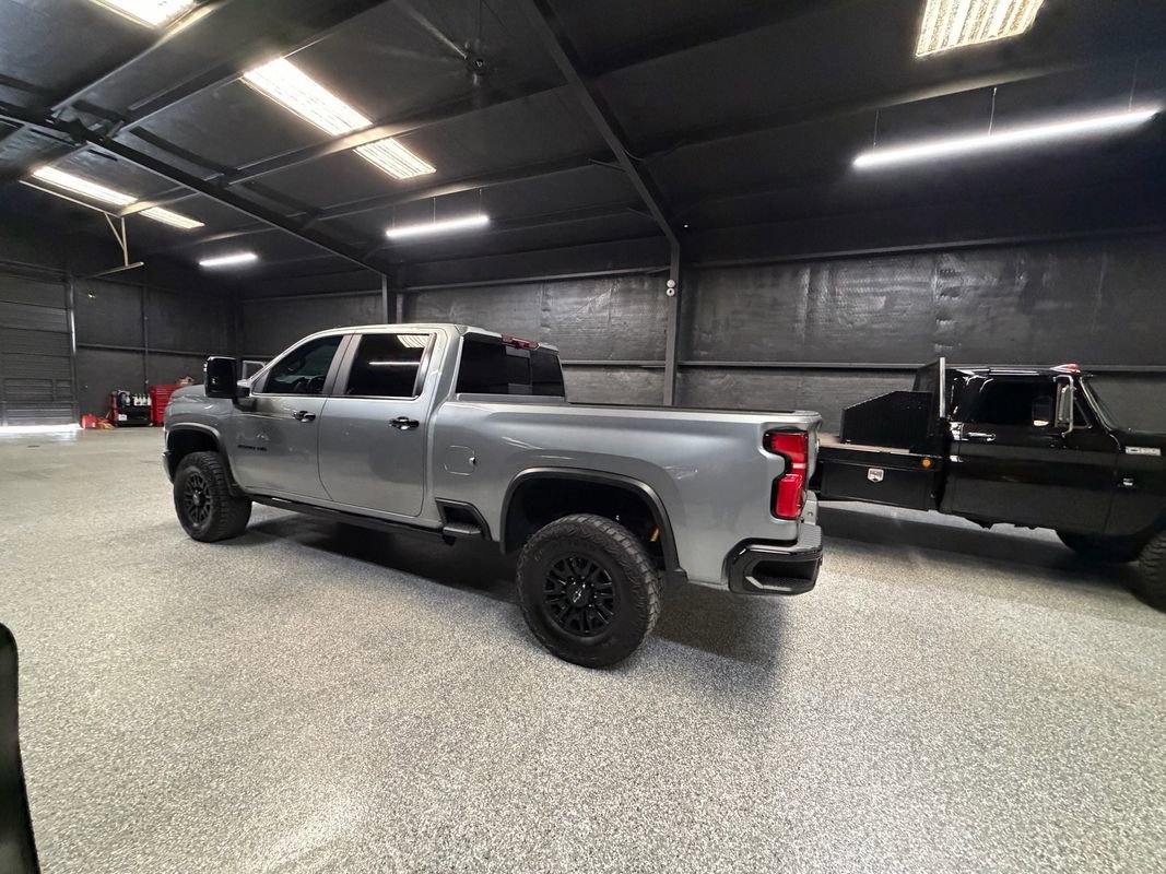 Used 2024 Chevrolet Silverado 2500 ZR2 w/ Technology Package AWD/4WD image 5