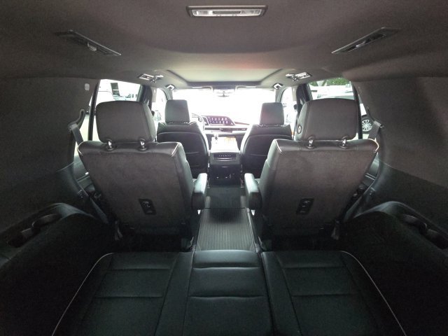 Used 2024 Cadillac Escalade Premium Luxury AWD/4WD image 14