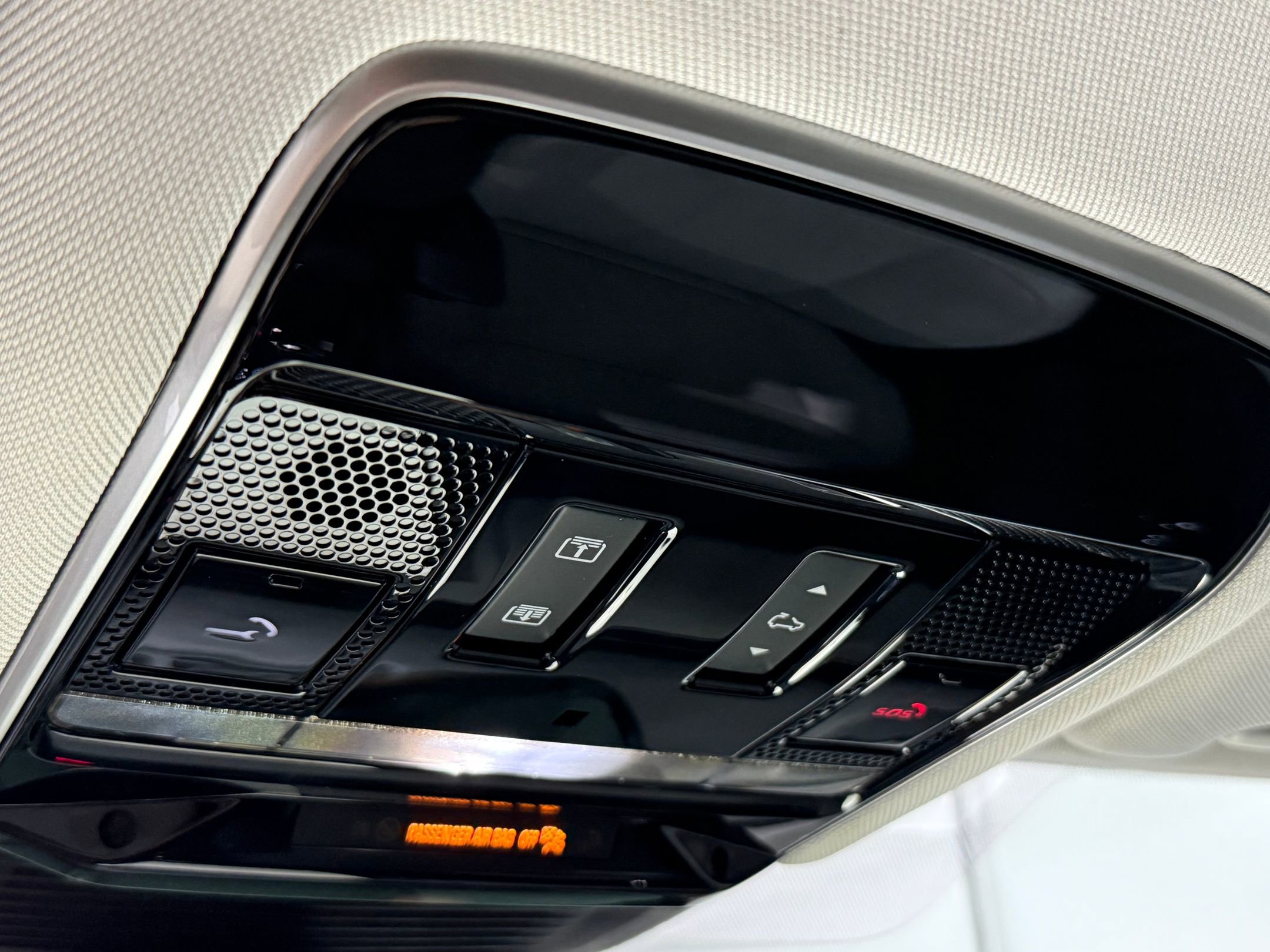 Used 2023 Land Rover Range Rover Sport SE Dynamic image 40