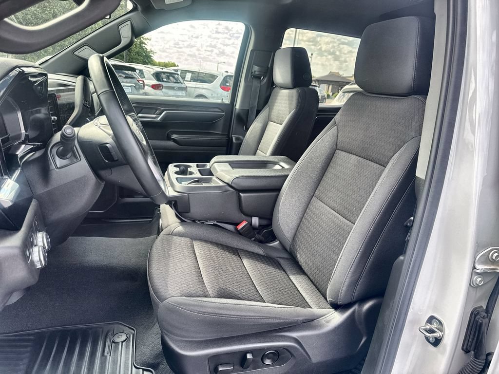Used 2024 GMC Sierra 1500 Elevation w/ LPO, Elevation Black Package AWD/4WD image 11